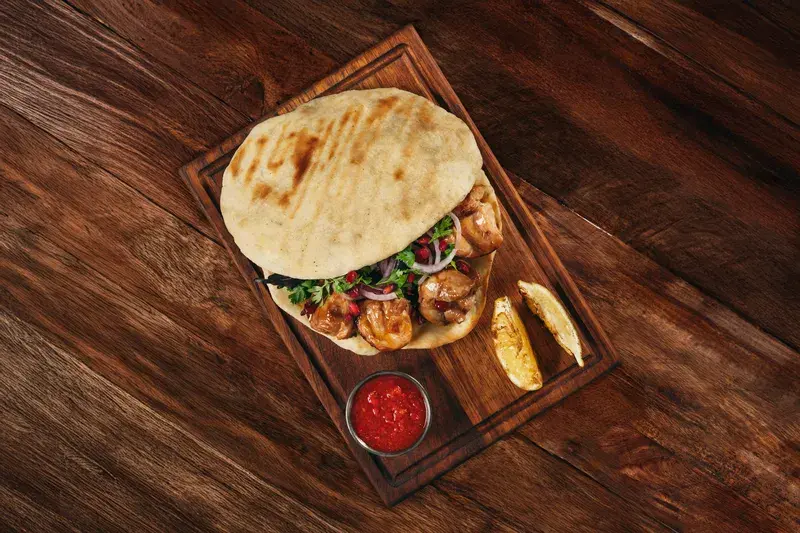 აზიური ქათამი ტერასა.webp